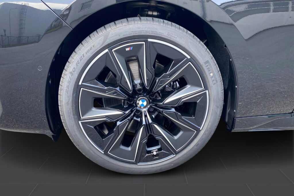 BMW 740d xDrive Sedan