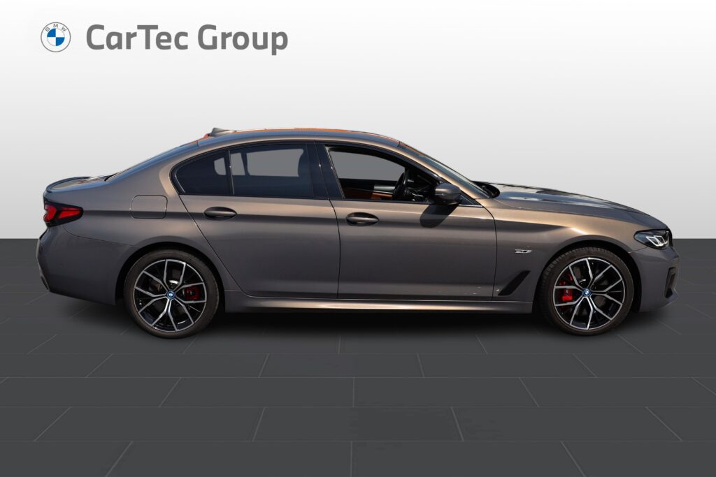 BMW 545e xDrive Sedan