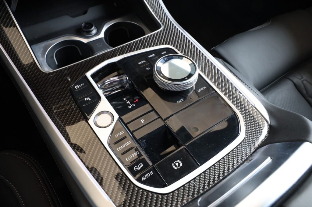 BMW X5 M60i