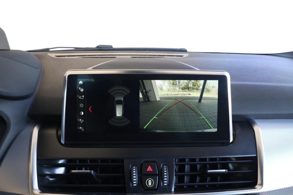 BMW 220i