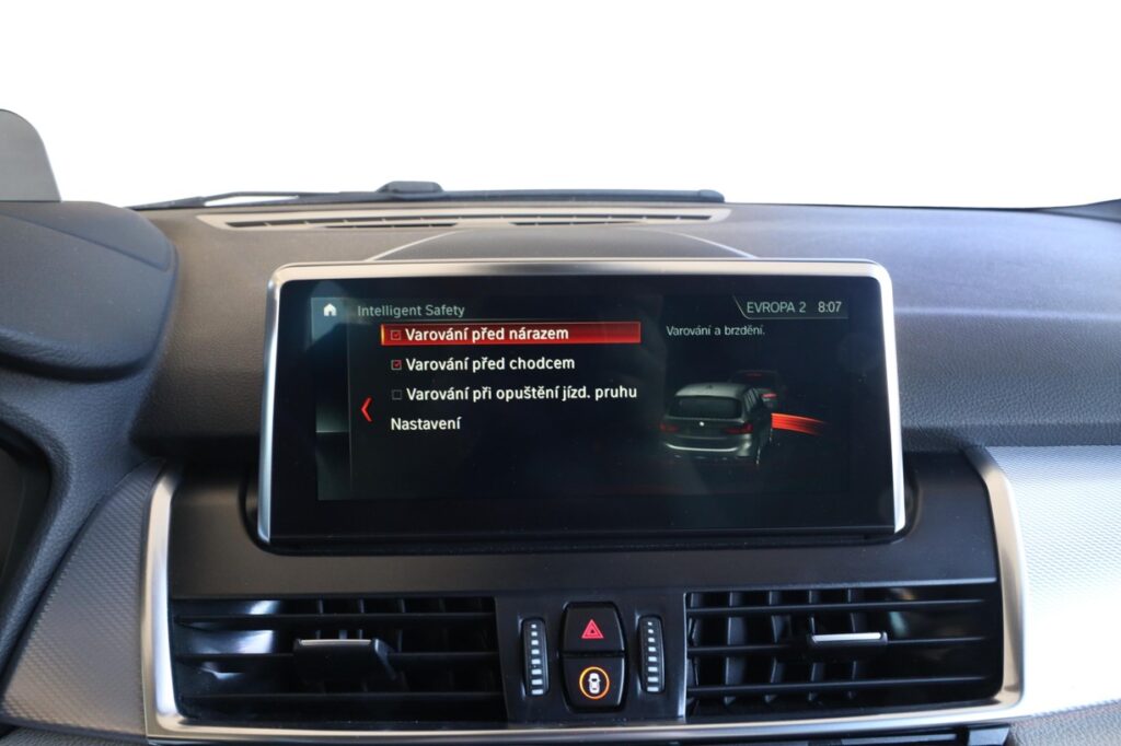 BMW 220i