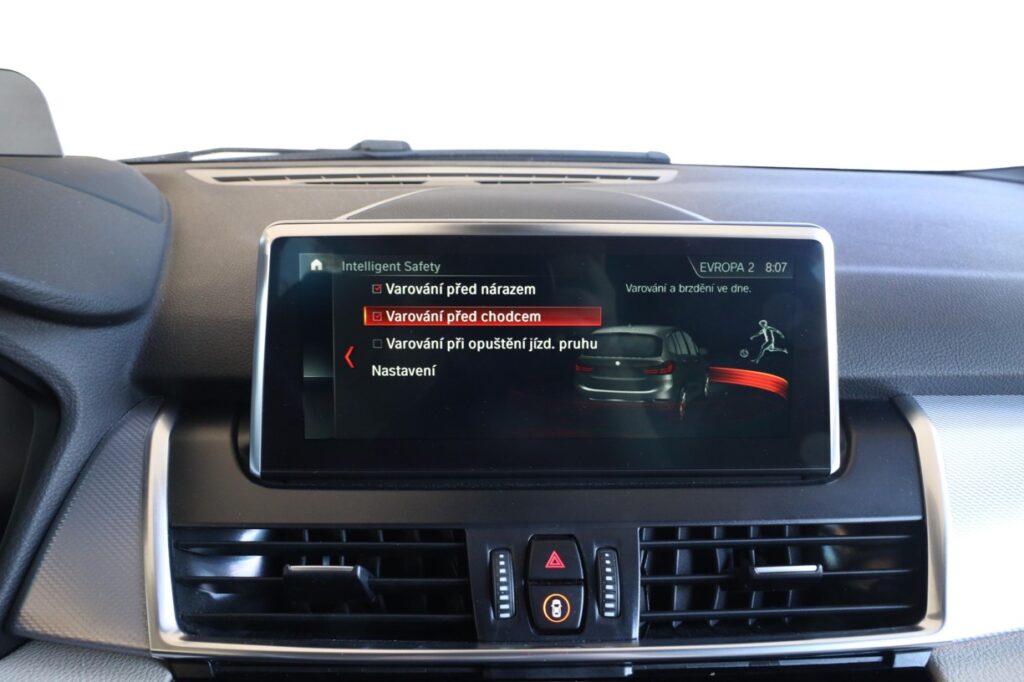 BMW 220i