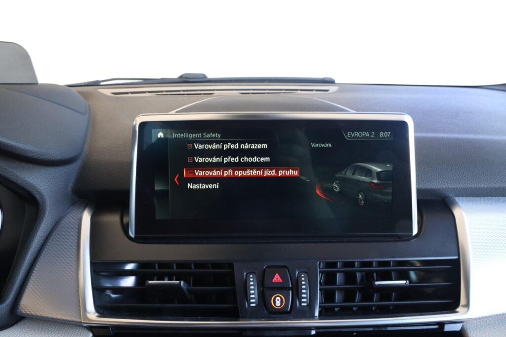 BMW 220i