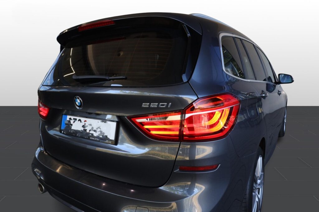 BMW 220i