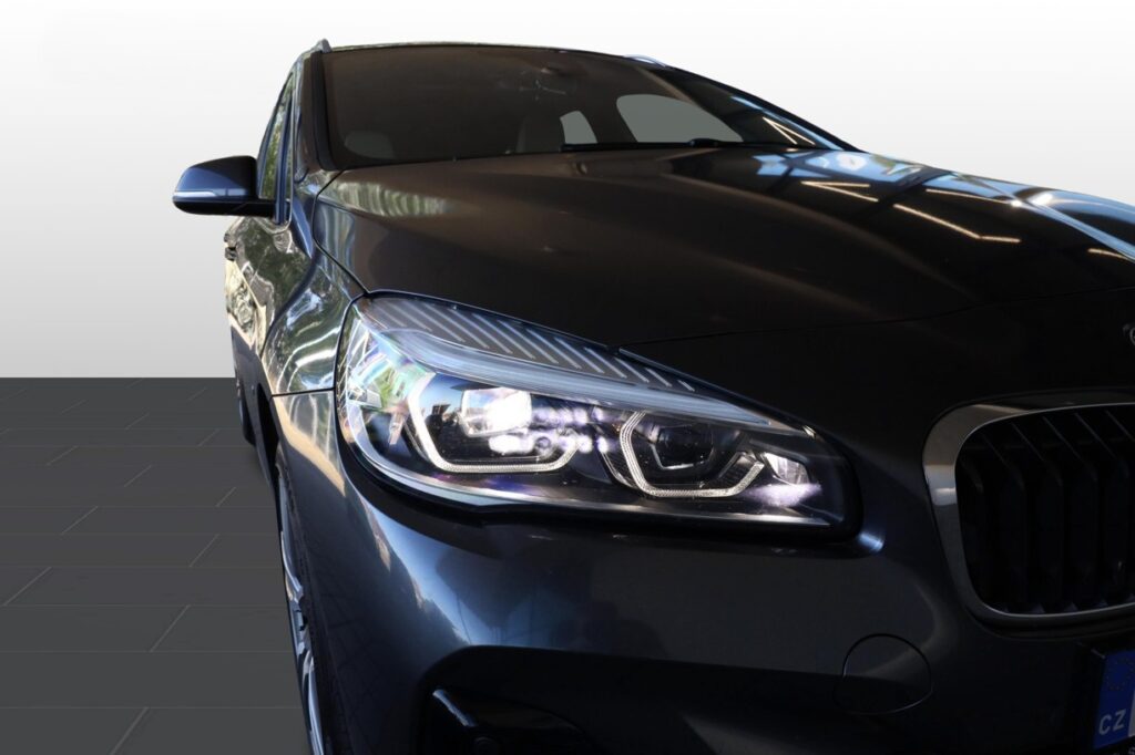 BMW 220i