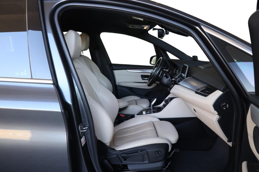 BMW 220i