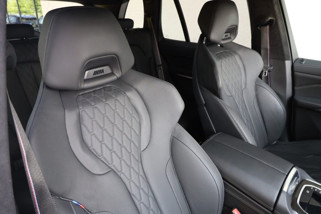 BMW X5 M60i