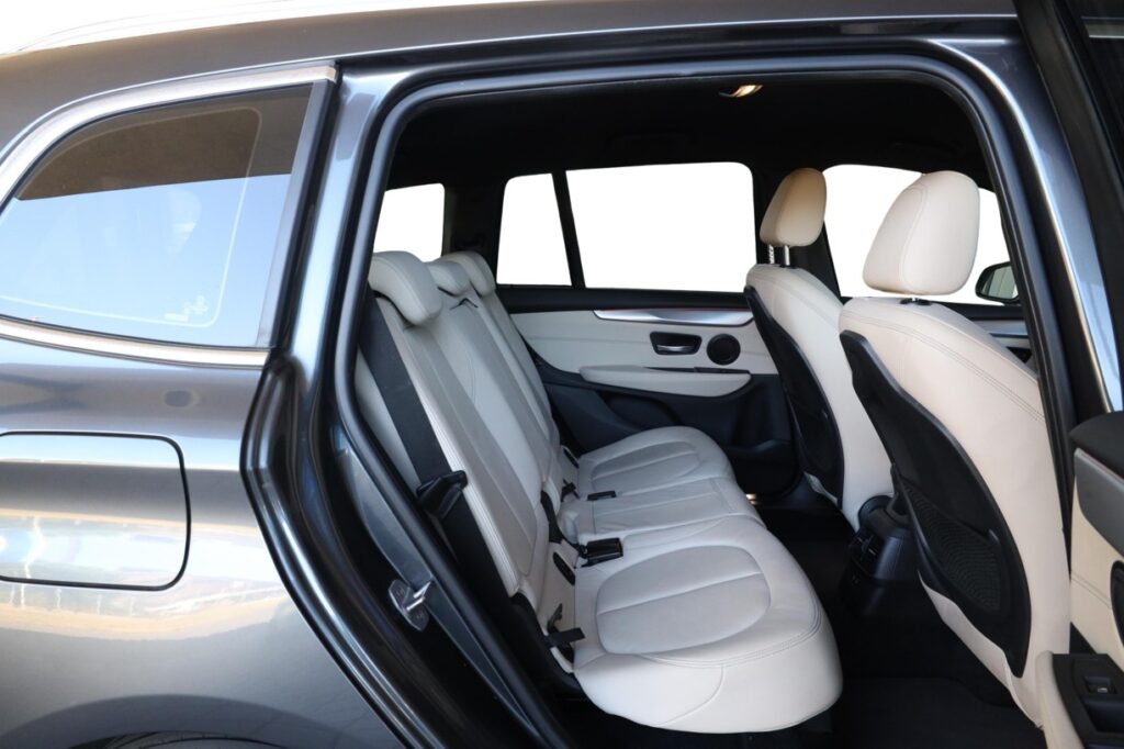 BMW 220i
