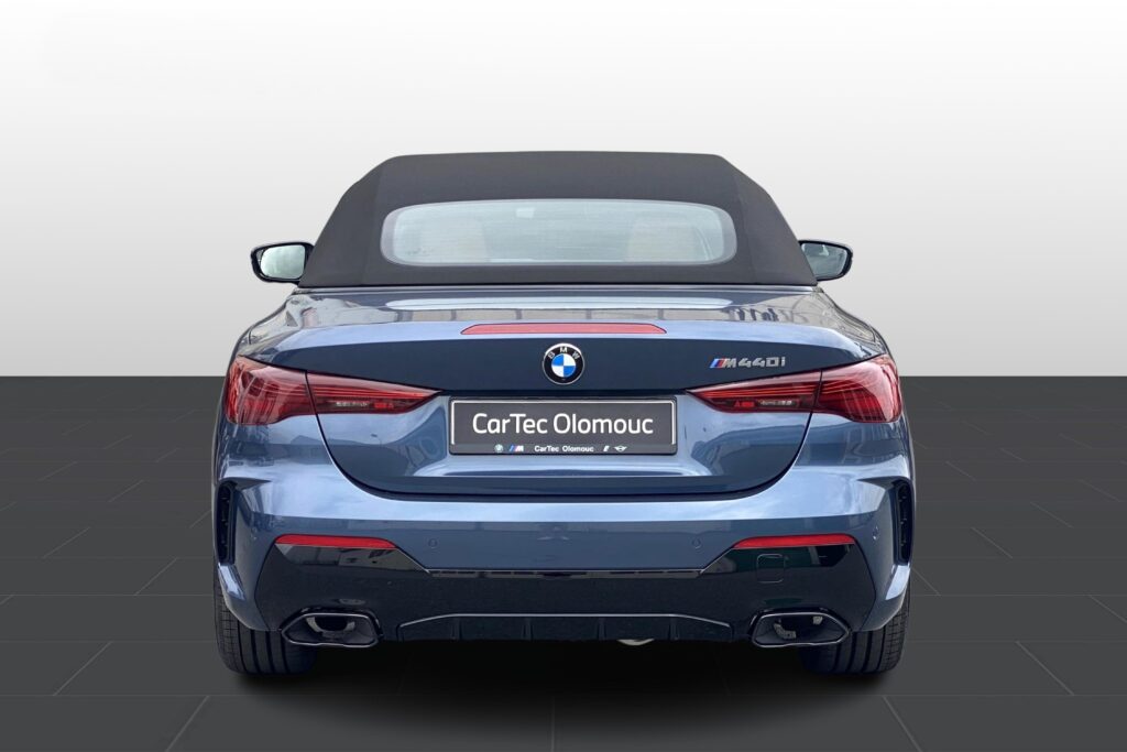BMW M440i xDrive Convertible