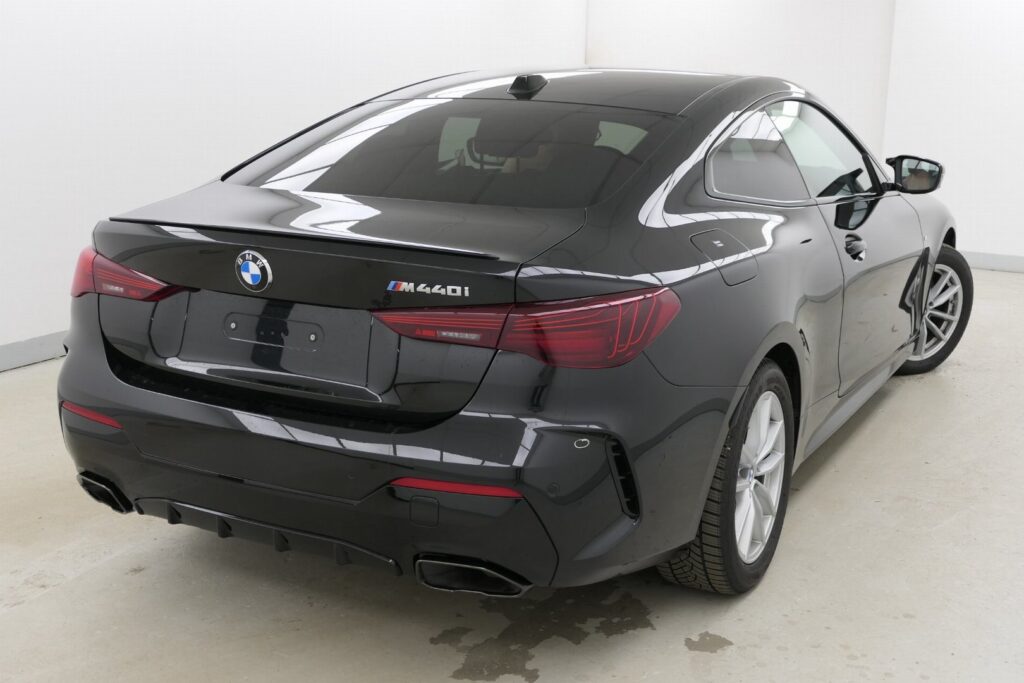 BMW M440i xDrive Coupe