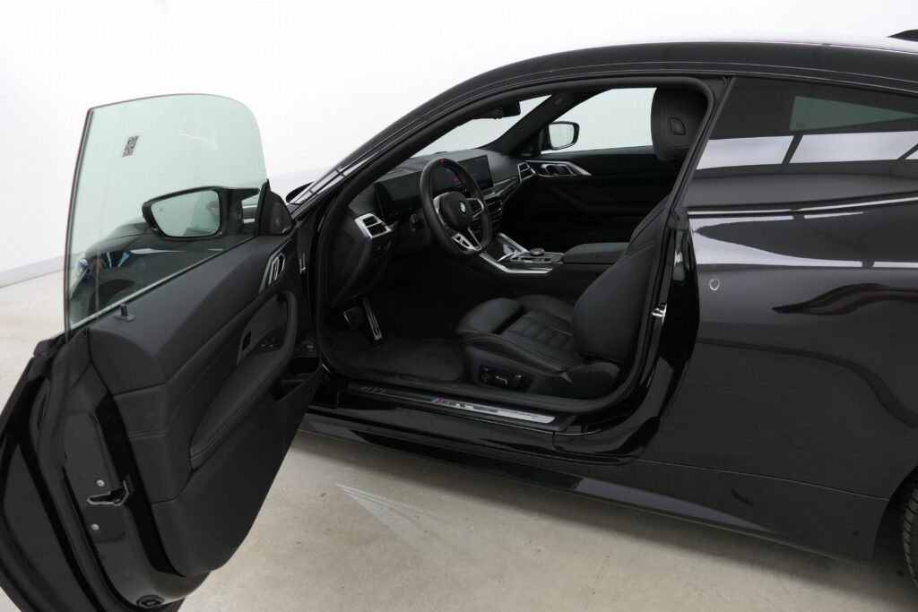 BMW M440i xDrive Coupe