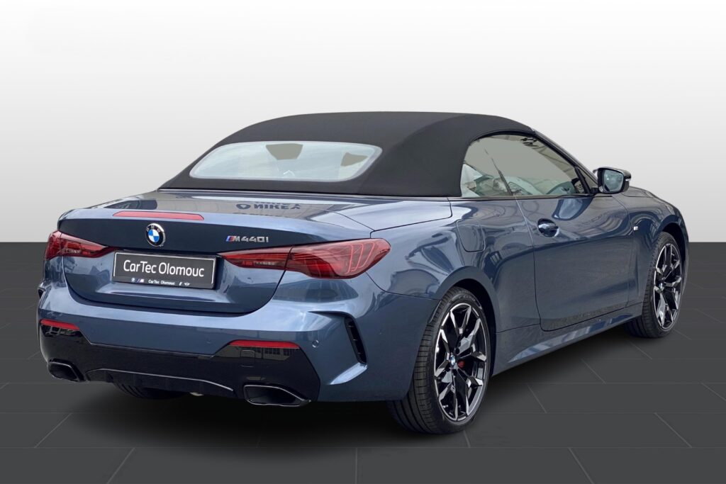 BMW M440i xDrive Convertible