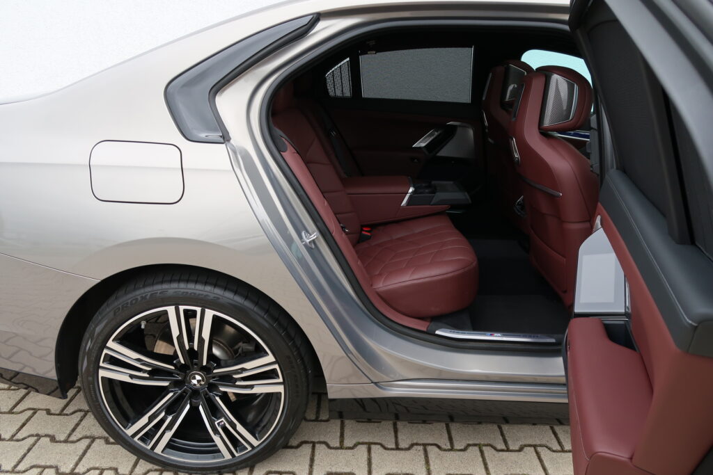 BMW 740d xDrive Sedan