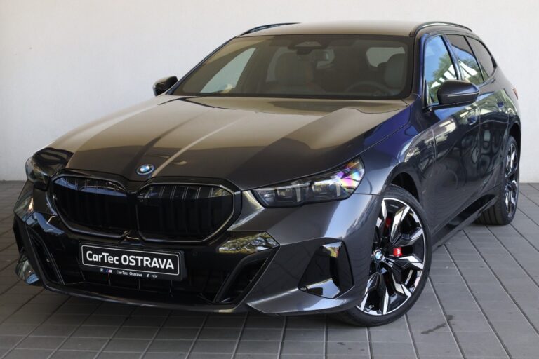 BMW 550e xDrive Touring