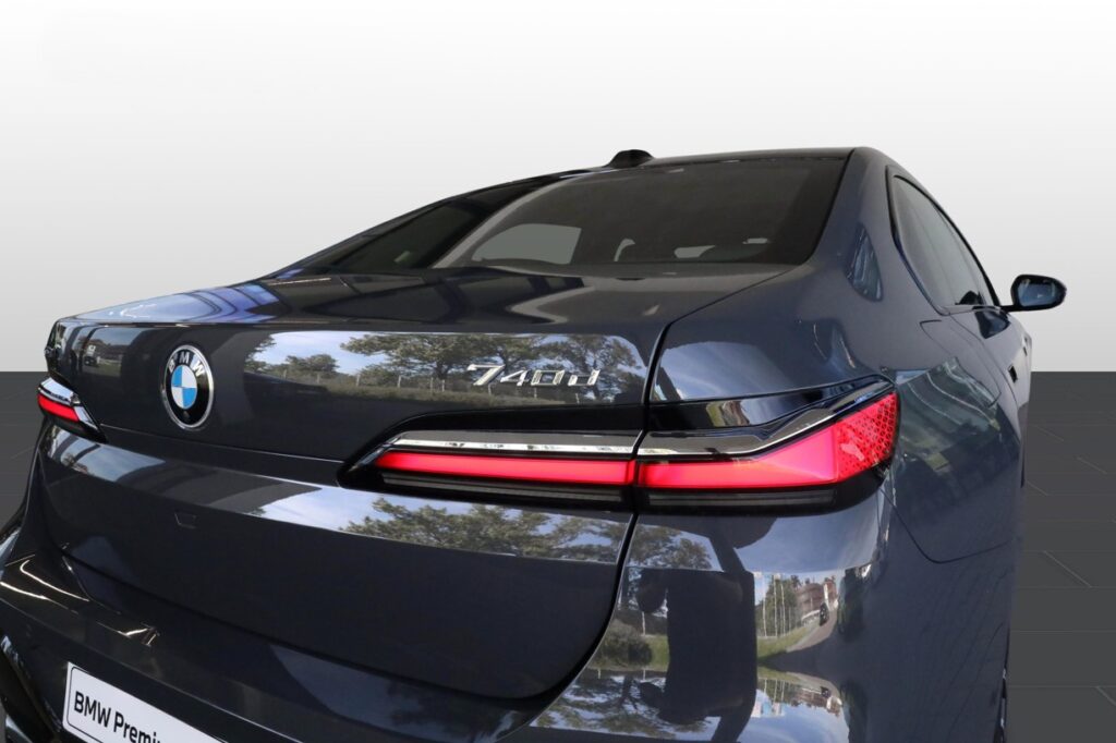 BMW 740d xDrive Sedan