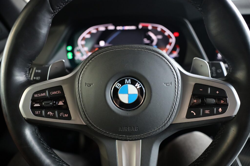 BMW X5 M50i