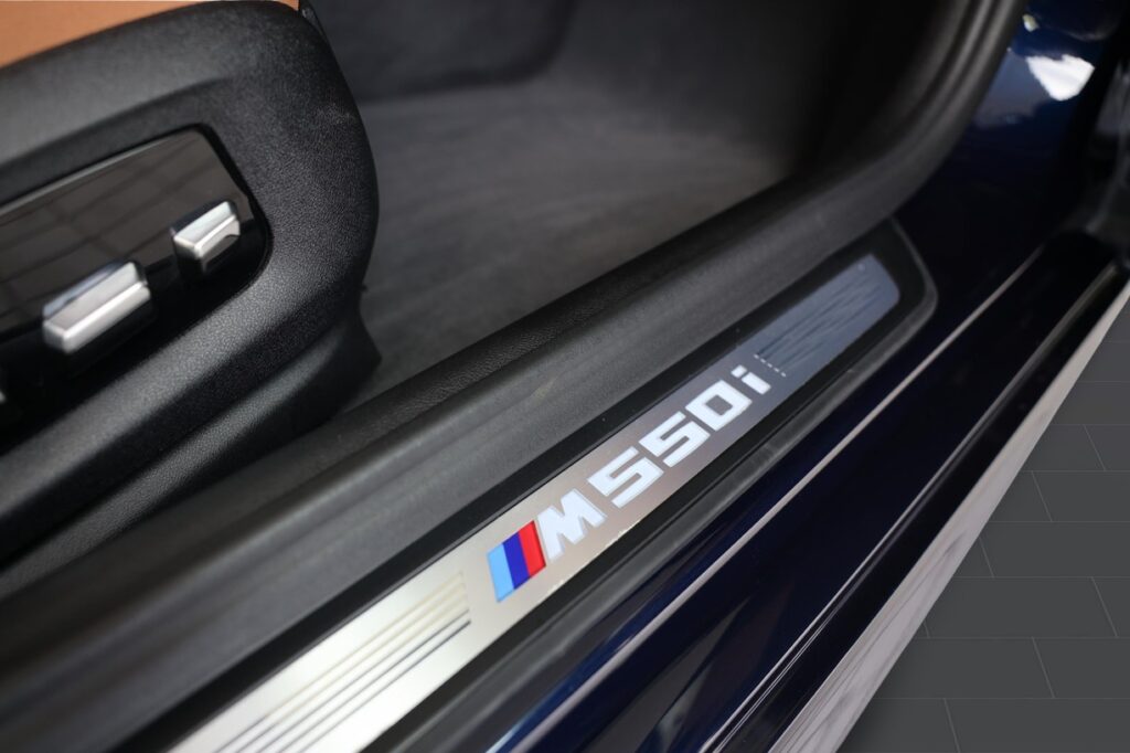 BMW M550i xDrive