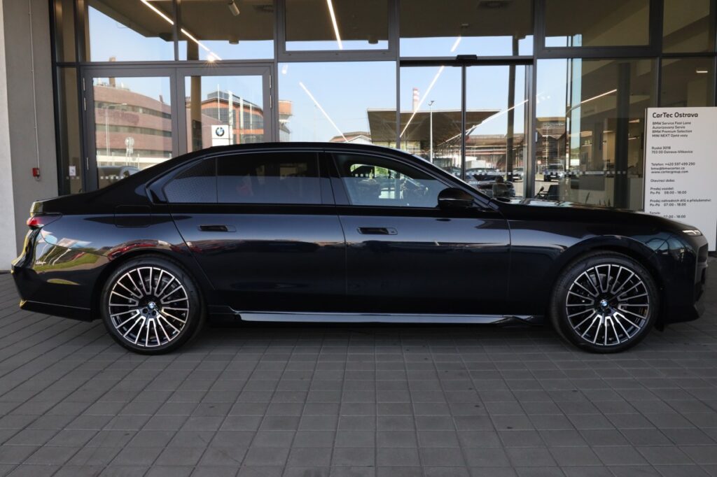 BMW 740d xDrive Sedan