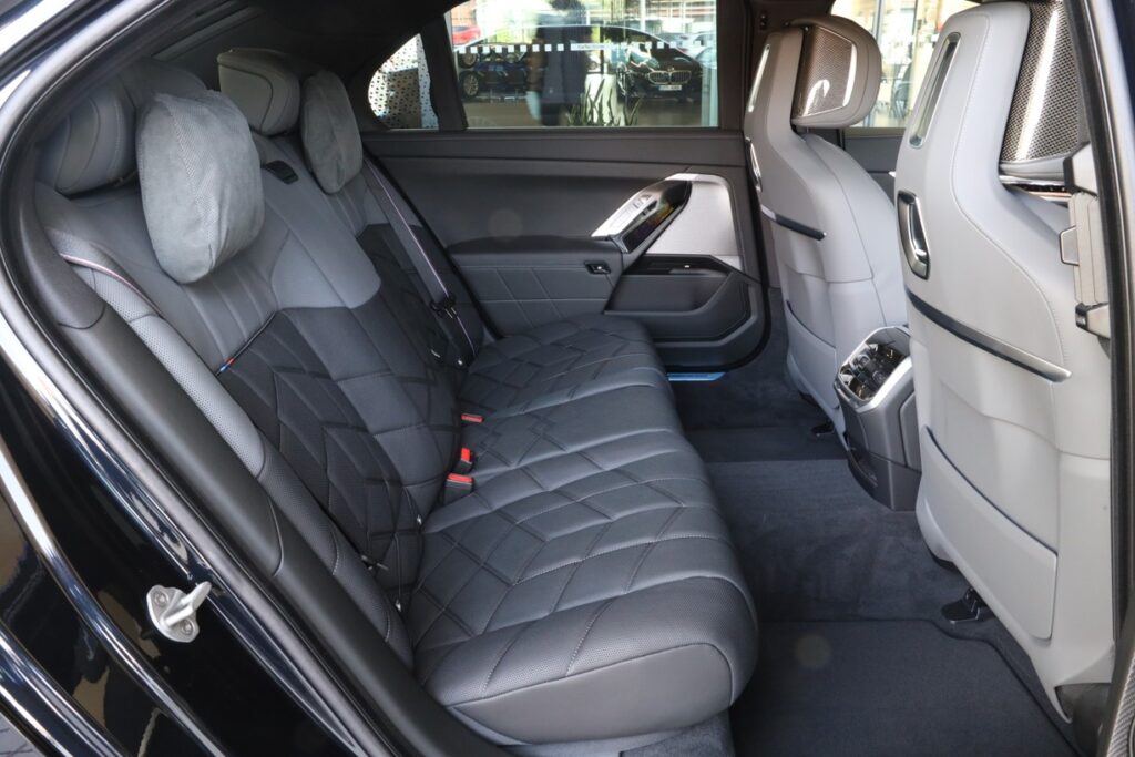 BMW 740d xDrive Sedan
