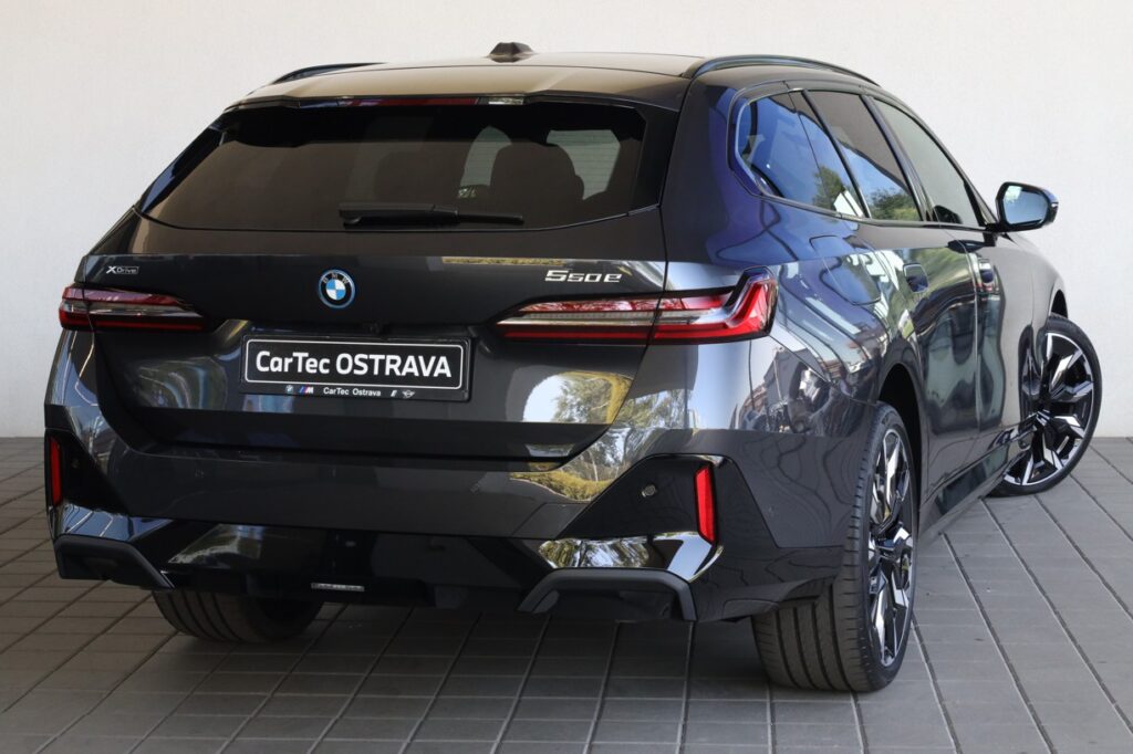 BMW 550e xDrive Touring