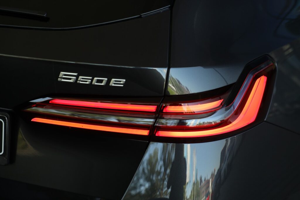 BMW 550e xDrive Touring