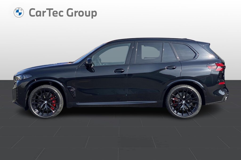 BMW X5 M60i