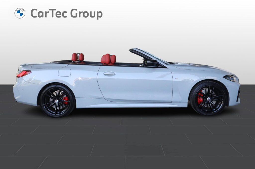 BMW M440i xDrive Convertible