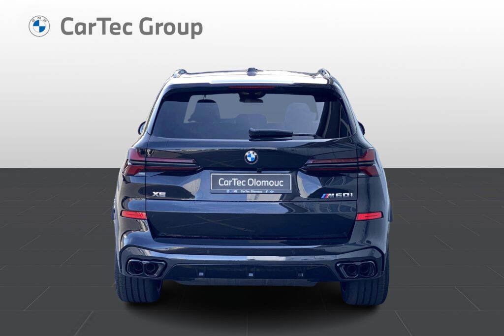 BMW X5 M60i