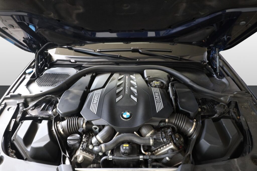 BMW M550i xDrive