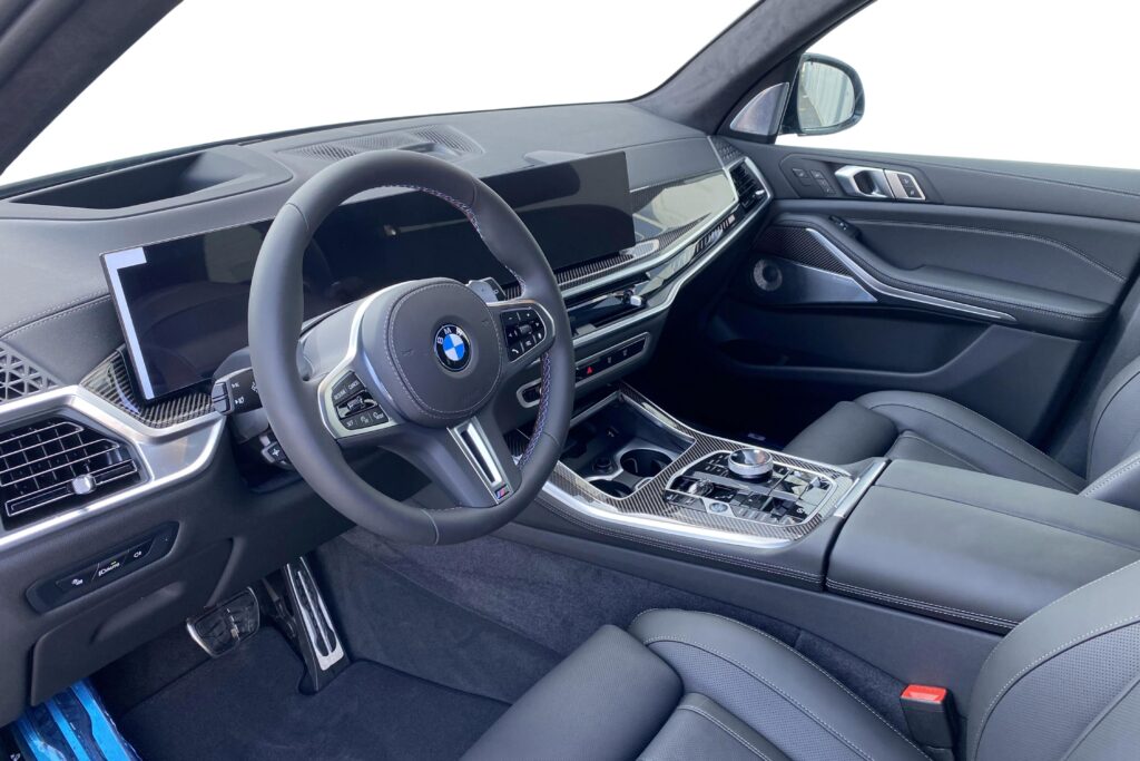 BMW X5 M60i