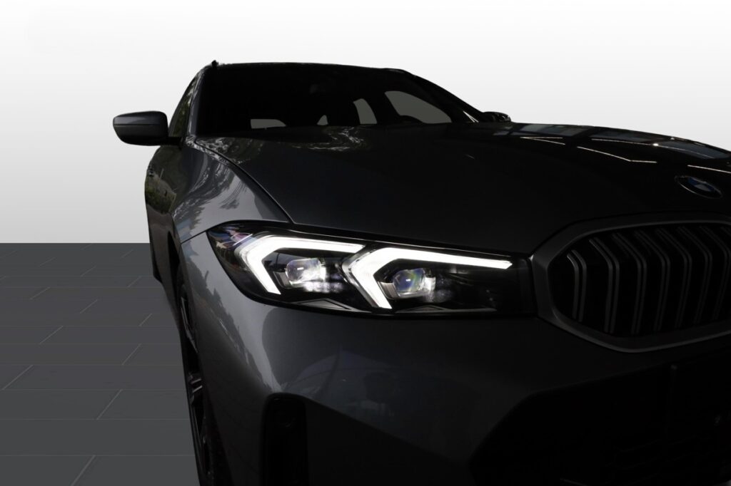 BMW 330i xDrive Touring