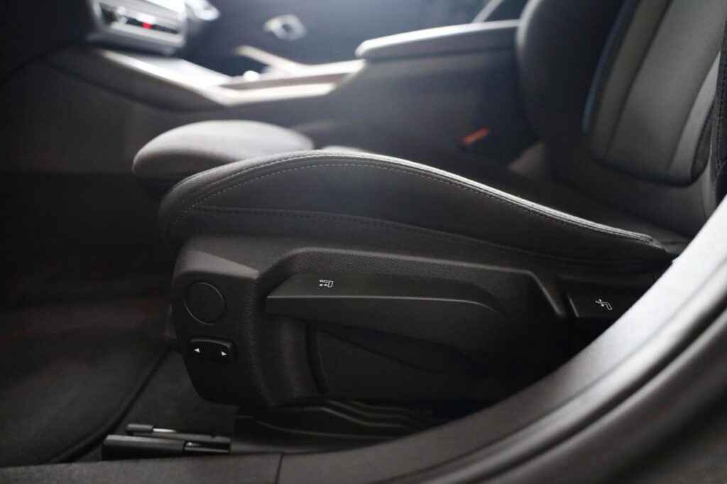BMW 330i xDrive Touring