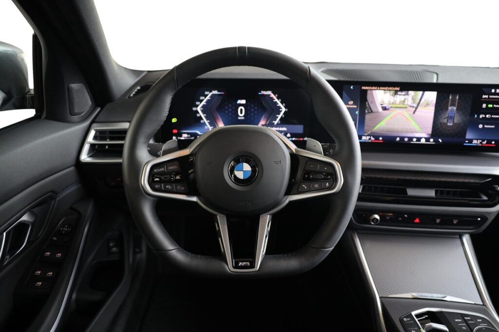 BMW 330i xDrive Touring