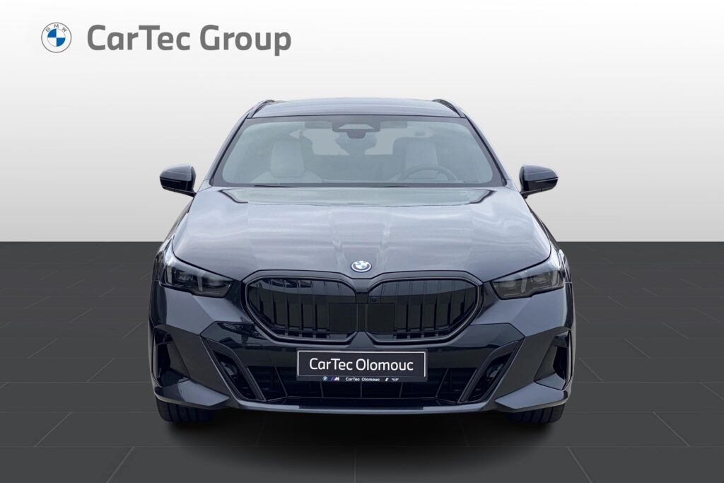 BMW 550e xDrive Touring