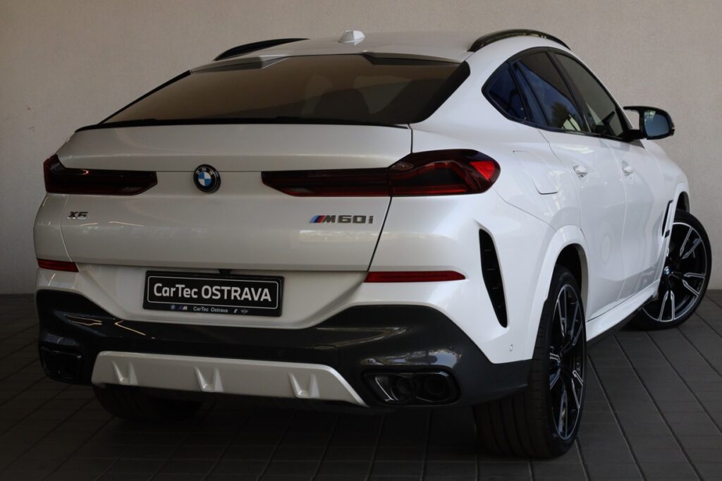 BMW X6 M60i
