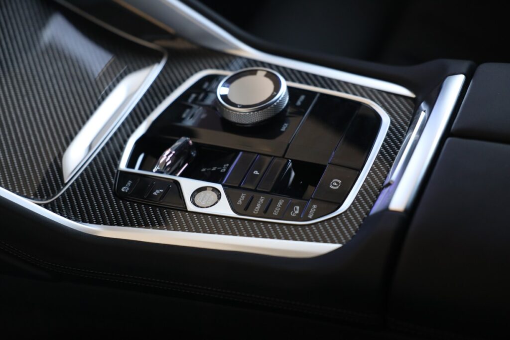 BMW X6 M60i