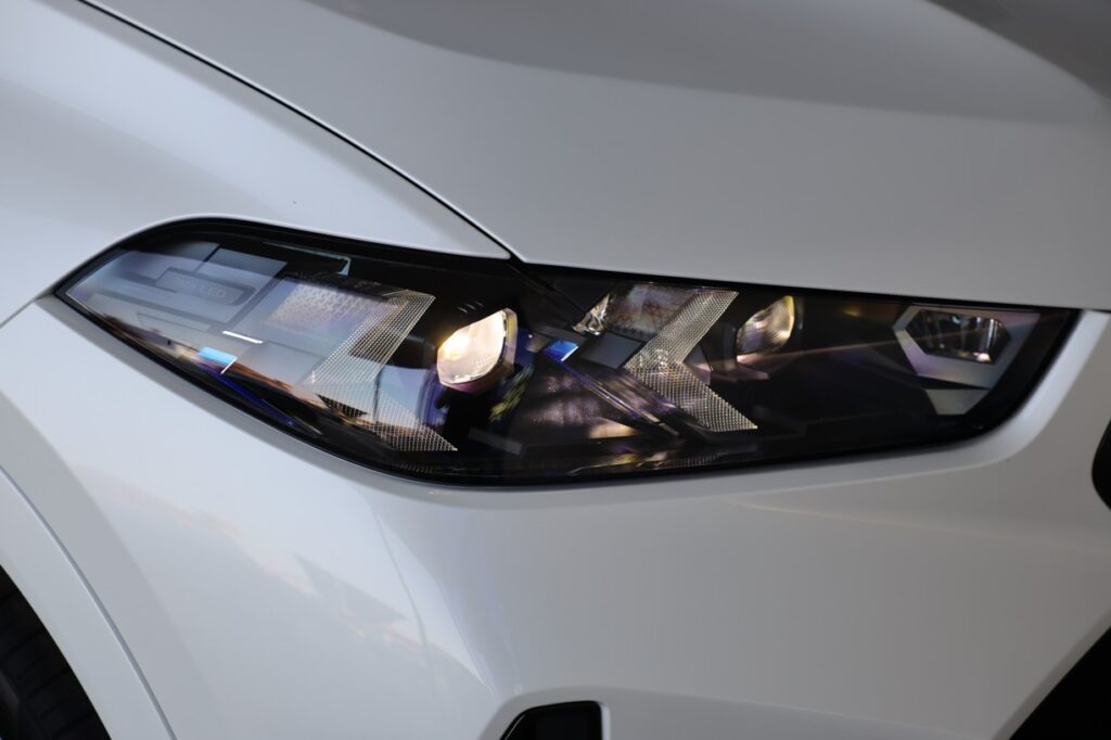 BMW X6 M60i