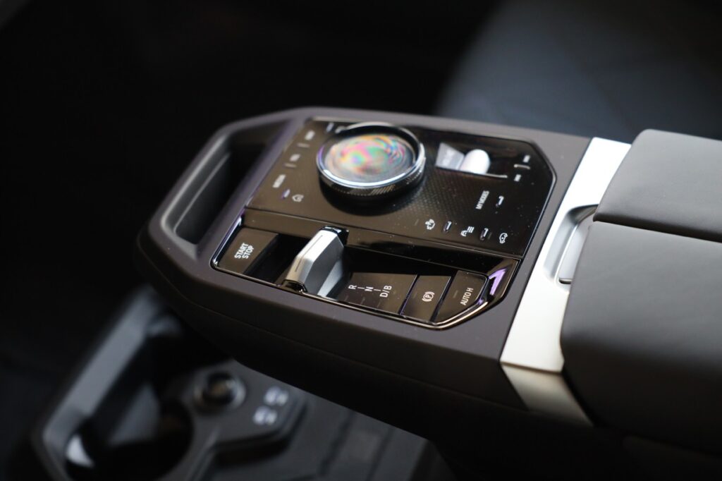 BMW iX xDrive45