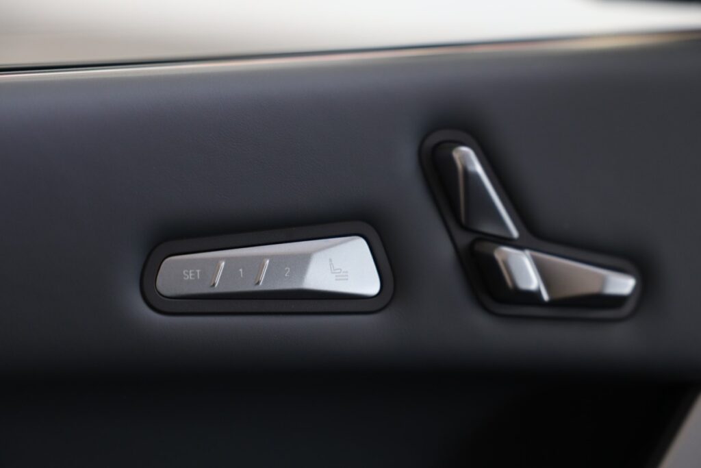 BMW iX xDrive45