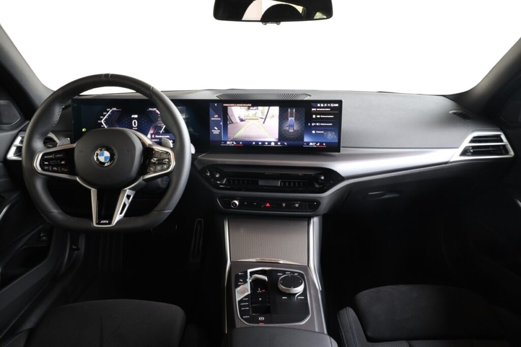 BMW 330i xDrive Touring