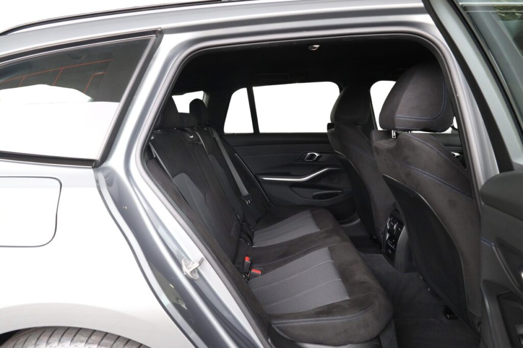 BMW 330i xDrive Touring