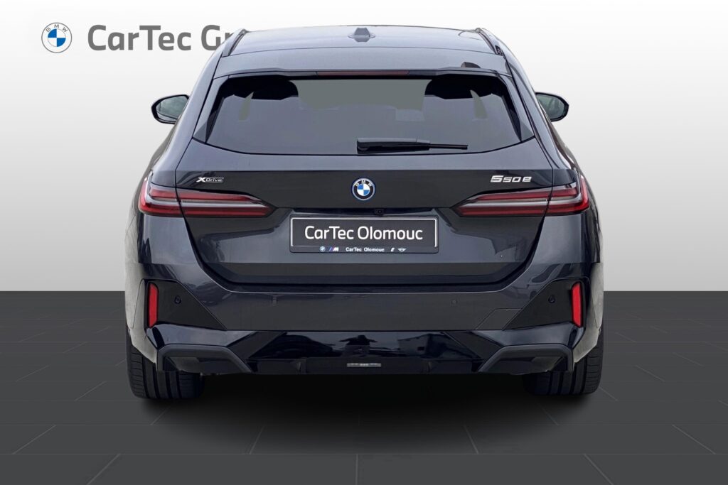 BMW 550e xDrive Touring