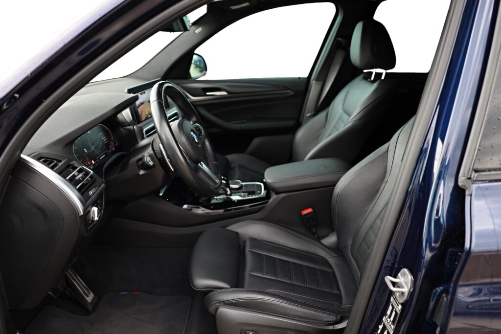 BMW X3 xDrive20i RHD