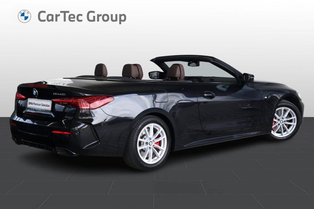 BMW M440i xDrive Convertible