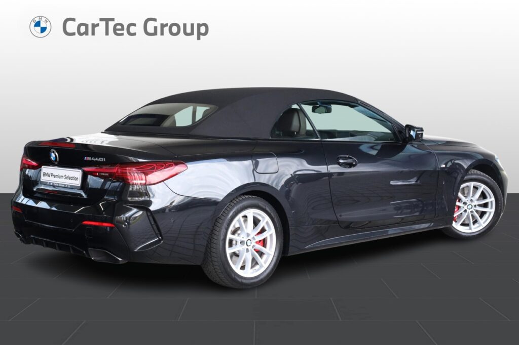 BMW M440i xDrive Convertible