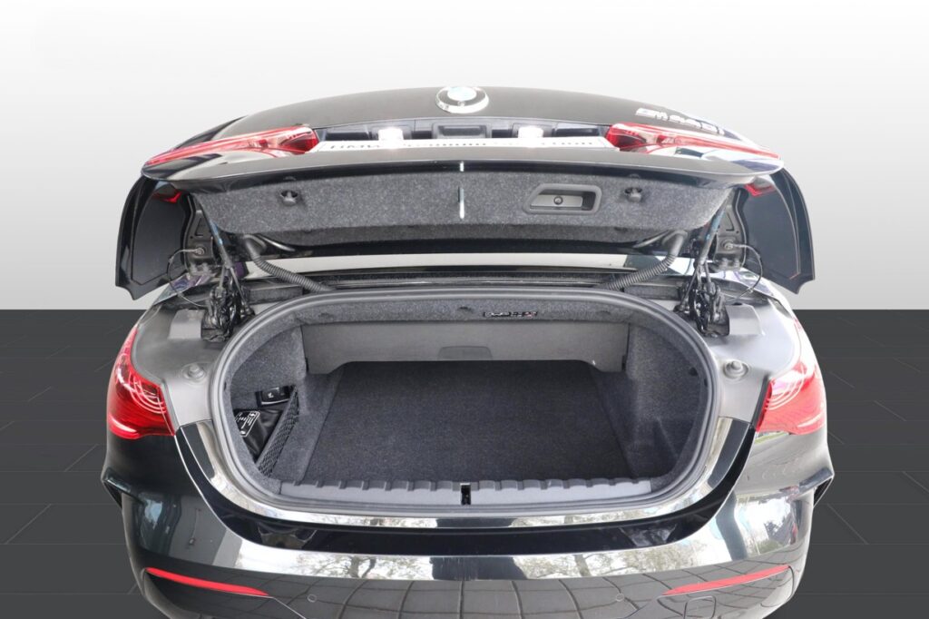 BMW M440i xDrive Convertible