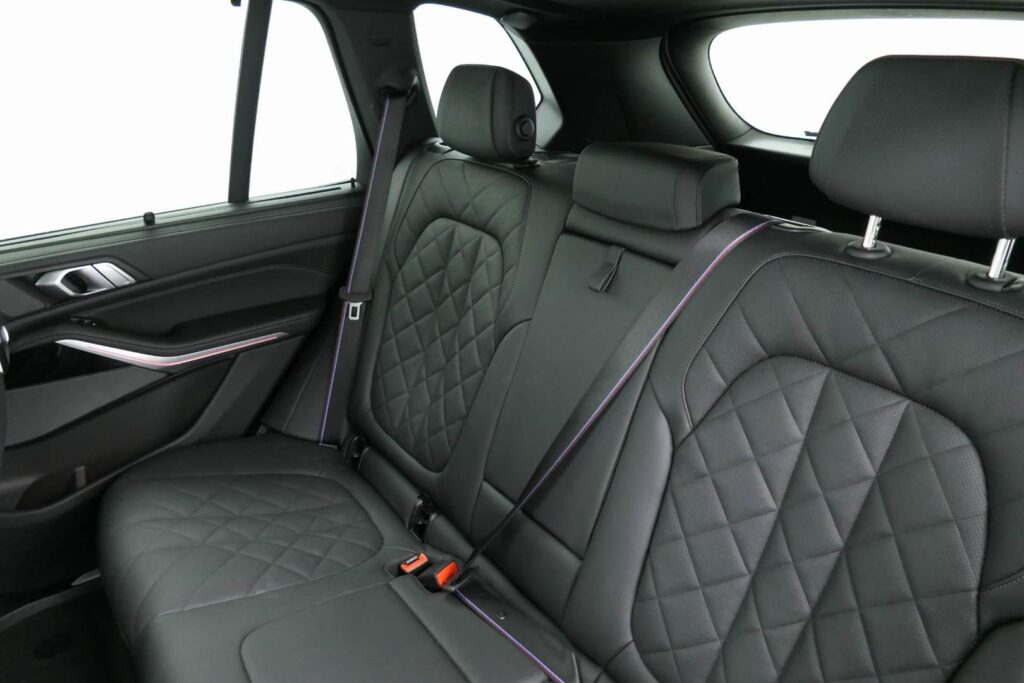 BMW X5 M60i