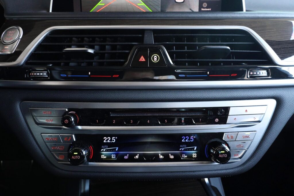 BMW 750Li xDrive Sedan