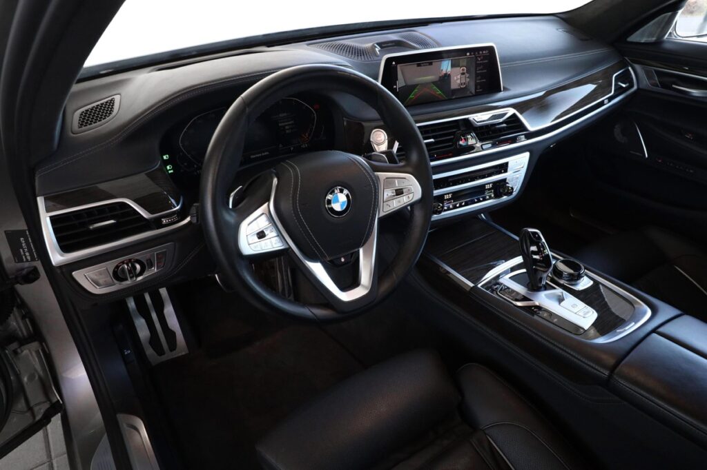 BMW 750Li xDrive Sedan