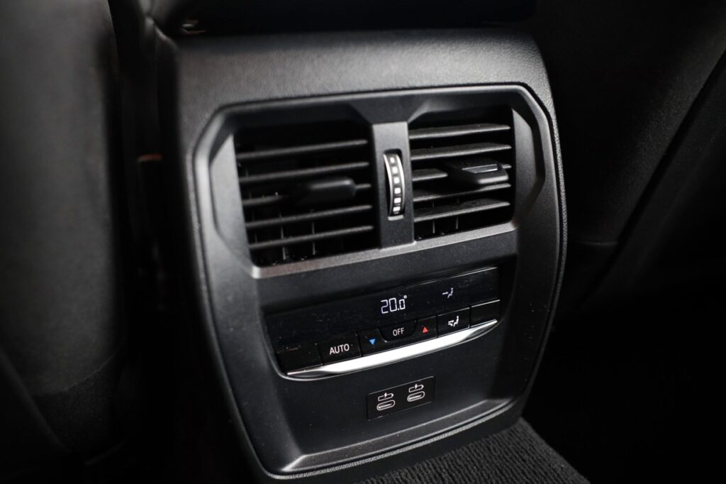 BMW 330i xDrive Touring